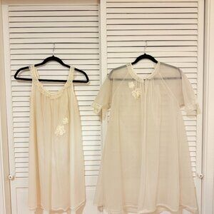 Vintage Cream Nightgown & Sheer Robe Set – Delicate Lace Details